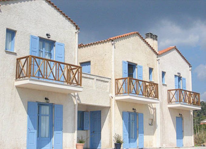 Kyparisis Beach Houses